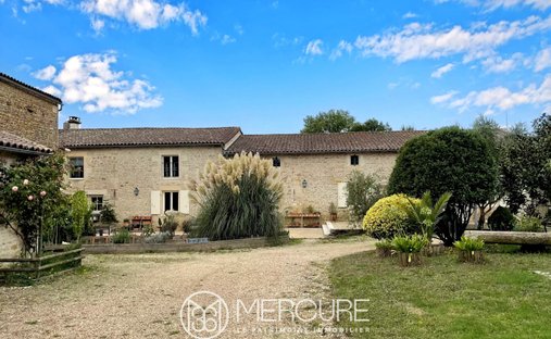 House in Centre Ville, Saint-Maixent-l'École, France 1