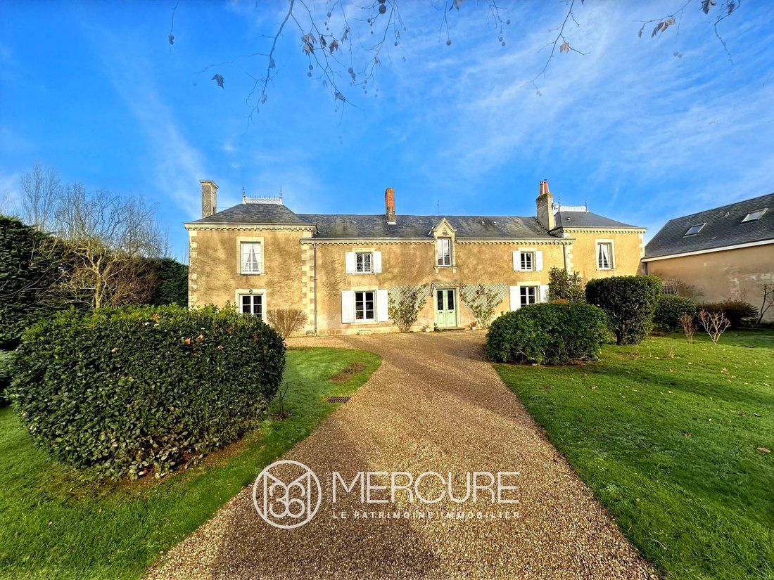 House in Châtellerault, Nouvelle-Aquitaine, France 2 - 13759619