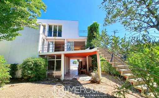 Villa in Le Chay-Les Gardes, Royan, France 1