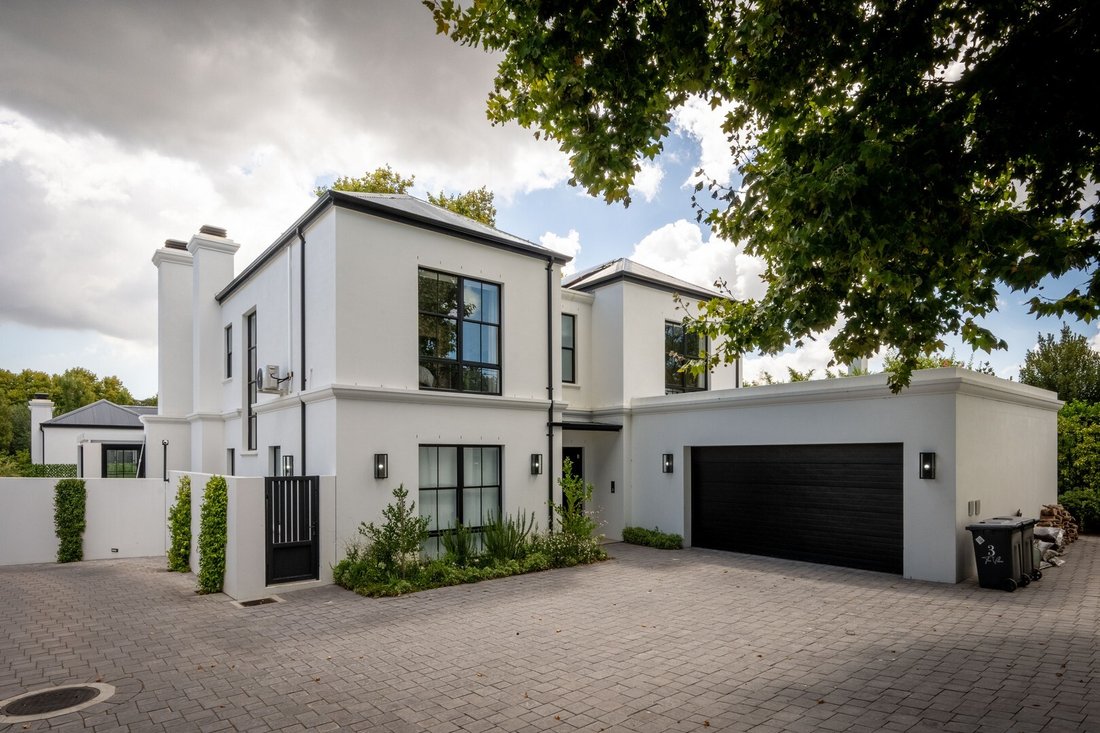 A Unique Family Home In The Villas In Cape Town, Western Cape, South ...