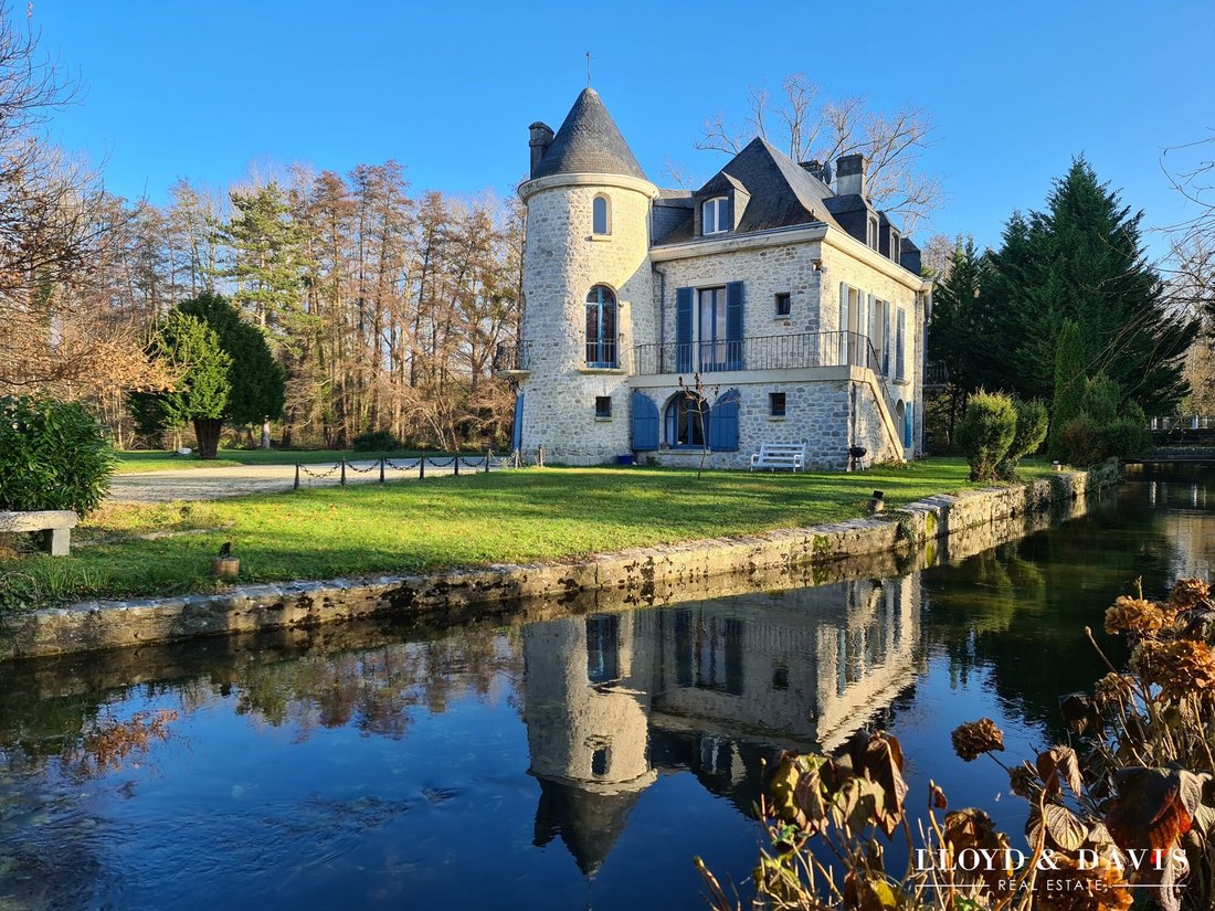 Chateau in Gironville-sur-Essonne, Ile-de-France, France 1 - 17024511