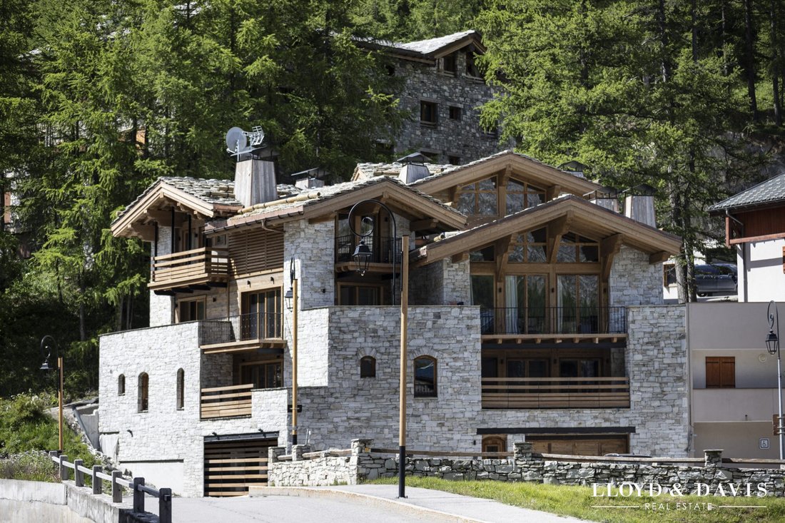 Apartment in Val-d'Isere, Auvergne-Rhône-Alpes, France 1 - 17024691