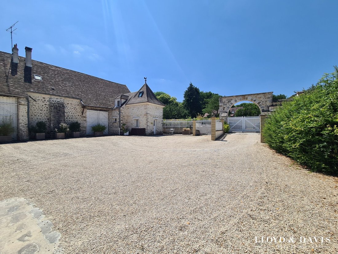 Farm Ranch in Moigny-sur-Ecole, Ile-de-France, France 1 - 17024592