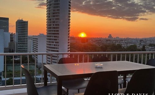 Immeuble / Maison Puteaux / Les Bergeres 350 M² Garage Et 2 Parking