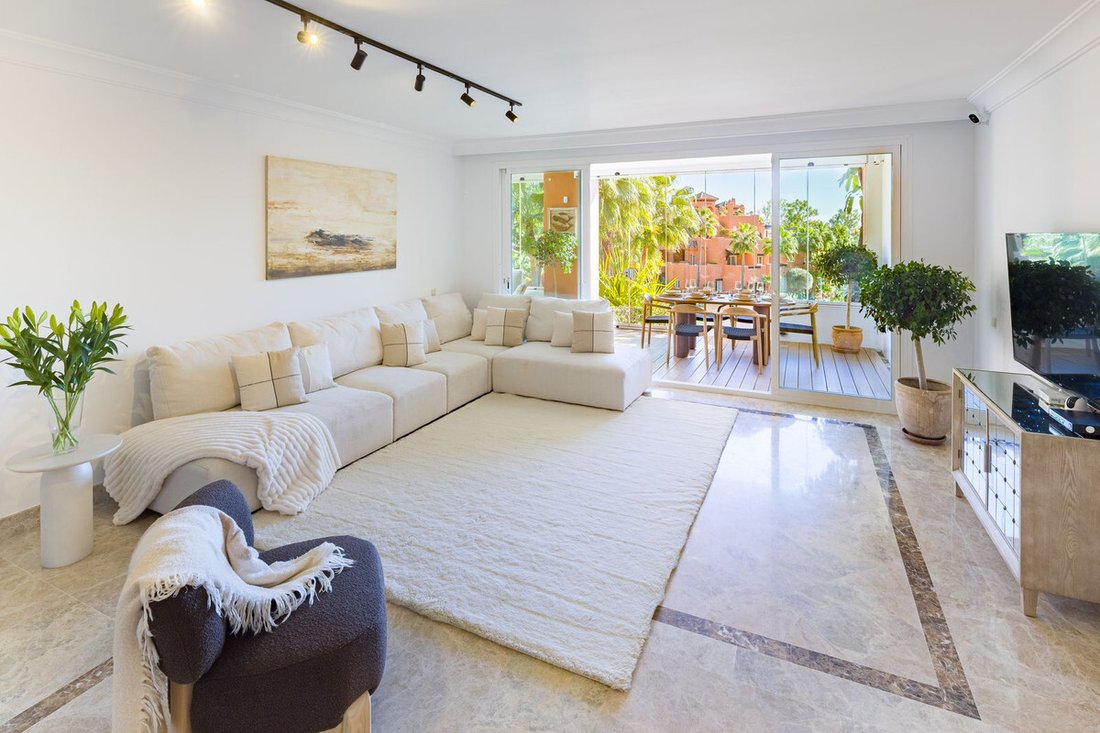 Apartment in Puerto Banus, Marbella, Spain 2 - 17021034