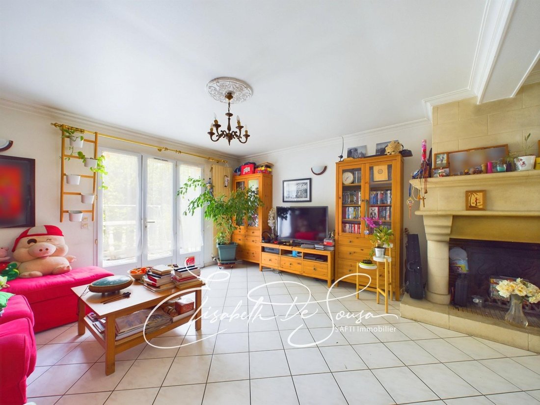 House in Vitry-sur-Seine, Ile-de-France, France 2 - 17021290