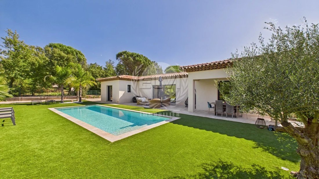 Villa in Le Plan-de-la-Tour, Provence-Alpes-Côte d'Azur, France 5 - 16170947