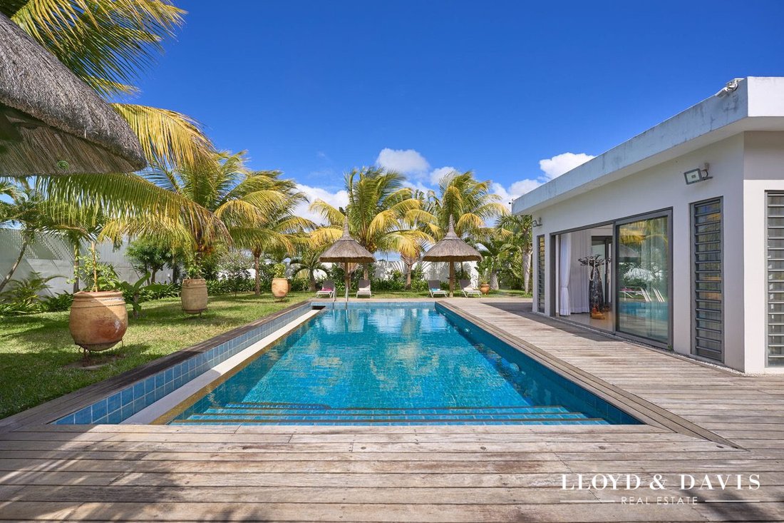 Villa in Grand Baie, Rivière du Rempart District, Mauritius 1 - 17024633