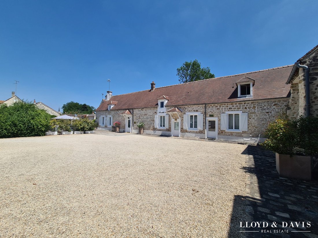 Farm Ranch in Moigny-sur-Ecole, Ile-de-France, France 2 - 17024592