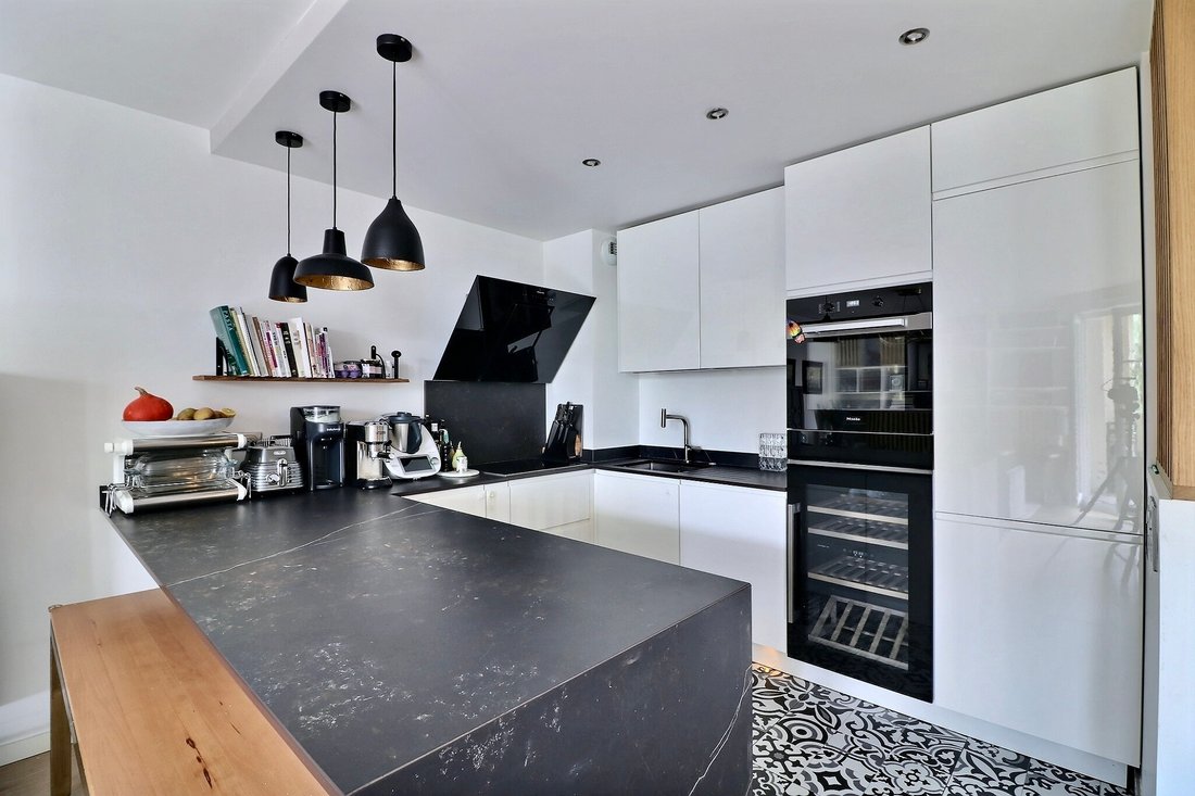 Apartment in La Garenne-Colombes, Ile-de-France, France 2 - 17023051