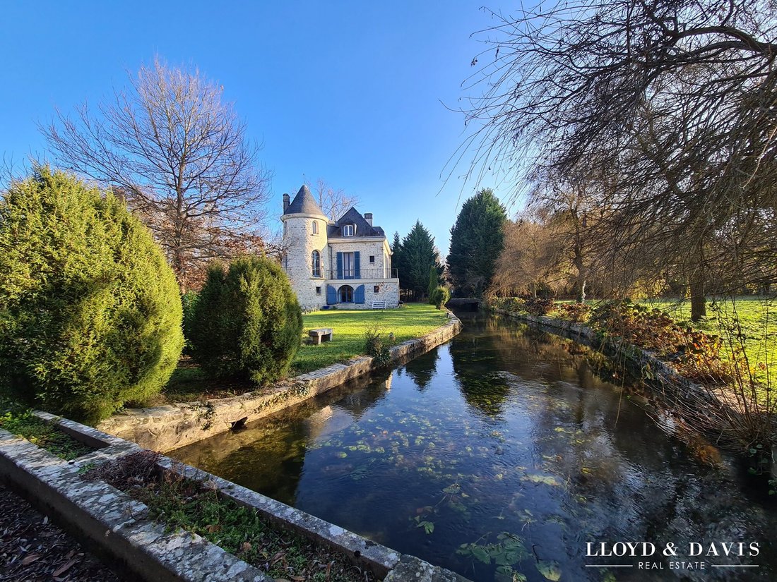 Chateau in Gironville-sur-Essonne, Ile-de-France, France 2 - 17024511