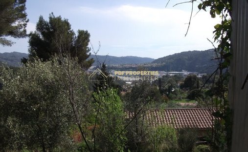 House in Saint-Martin-du-Var, Provence-Alpes-Côte d'Azur, France 1