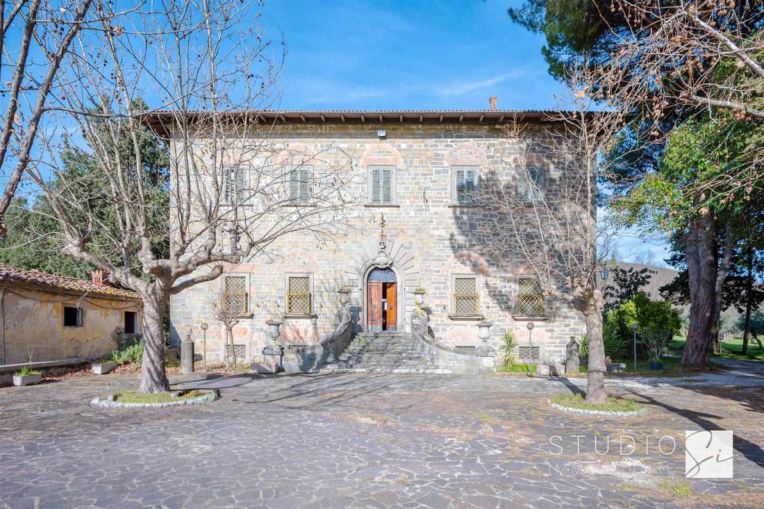 Estate in Serravalle Pistoiese, Tuscany, Italy 3 - 17023262