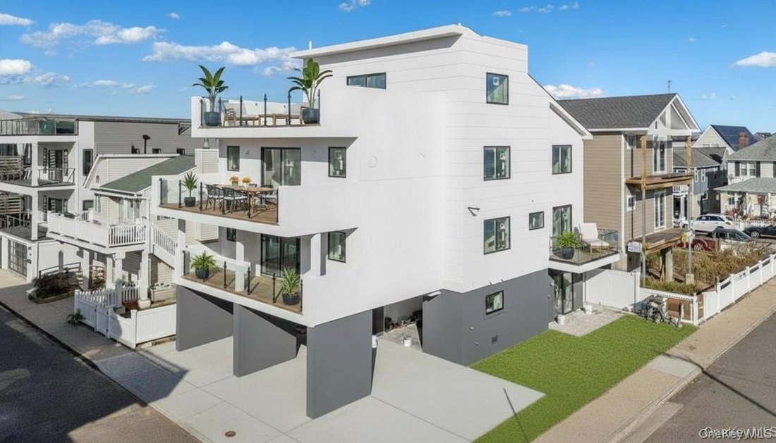 House in Long Beach, New York, United States 1 - 16978723