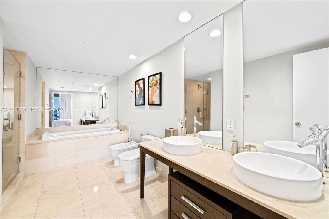 Condo in Miami, Florida, United States 4 - 16637152