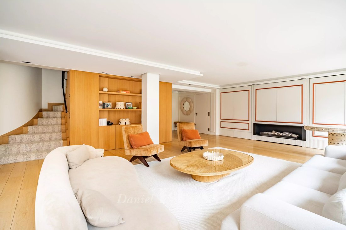 Apartment in Saint James-Delabordère, Neuilly-sur-Seine, France 2 - 15413069