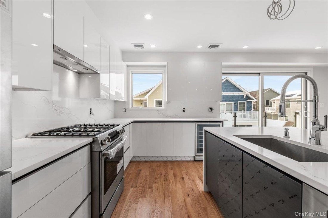 House in Long Beach, New York, United States 5 - 16978723