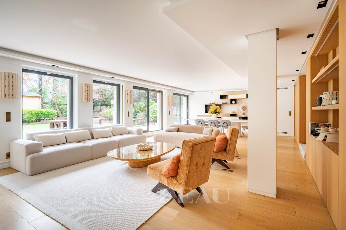 Apartment in Saint James-Delabordère, Neuilly-sur-Seine, France 1 - 15413069