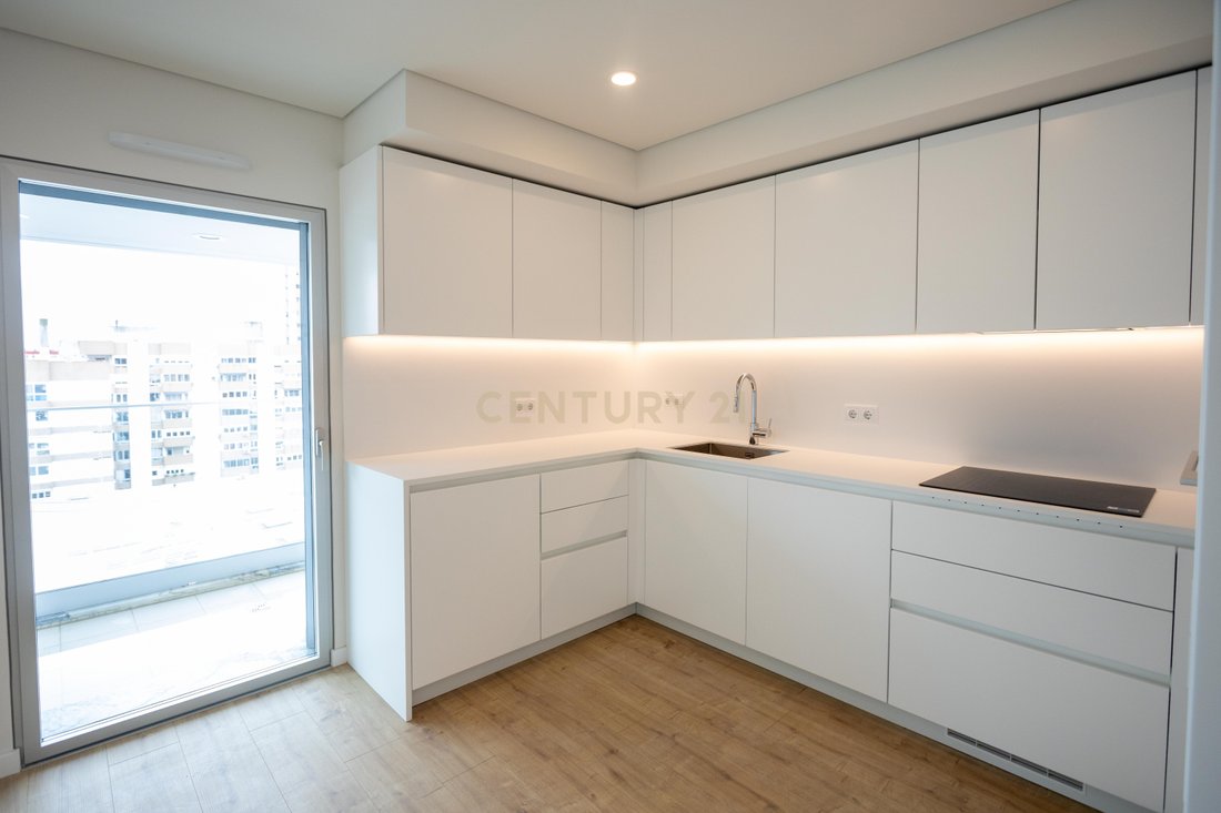 Apartment in Areeiro, Lisbon, Portugal 3 - 17023345