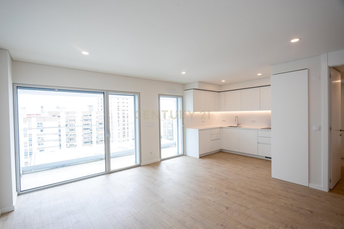 Apartment in Areeiro, Lisbon, Portugal 1 - 17023345