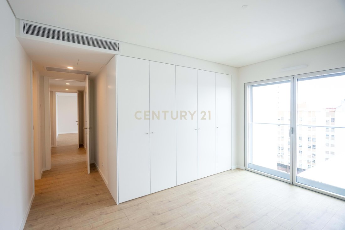 Apartment in Areeiro, Lisbon, Portugal 4 - 17023322
