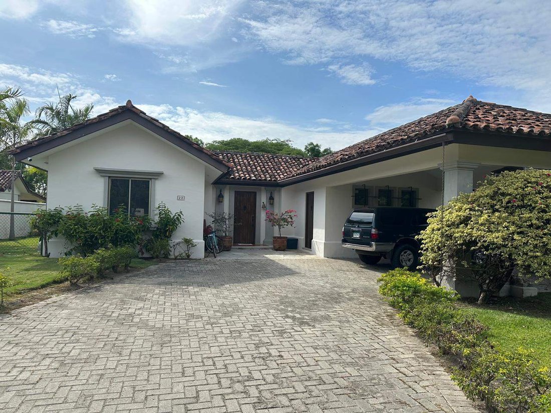 House in El Chirú, Coclé Province, Panama 1 - 17023733