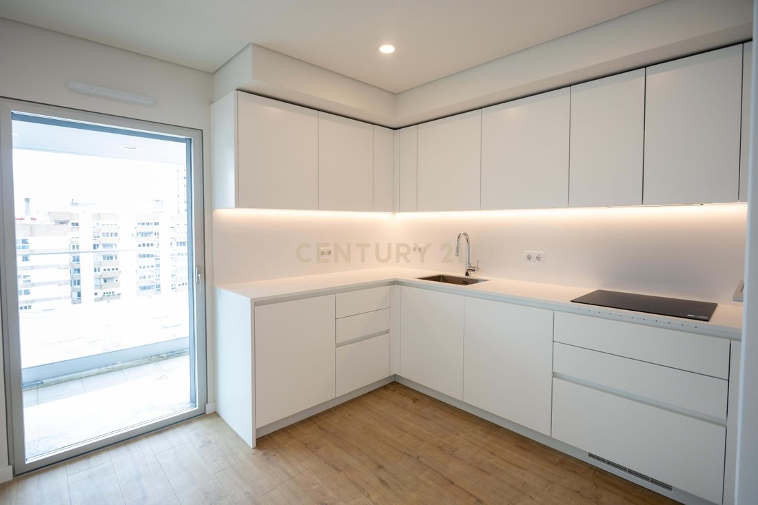Apartment in Areeiro, Lisbon, Portugal 3 - 17023279