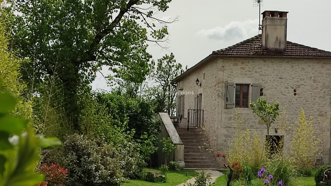 Estate in Saint-Cirq-Lapopie, Occitania, France 1 - 17023168