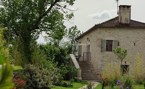 Estate in Saint-Cirq-Lapopie, Occitania, France 1