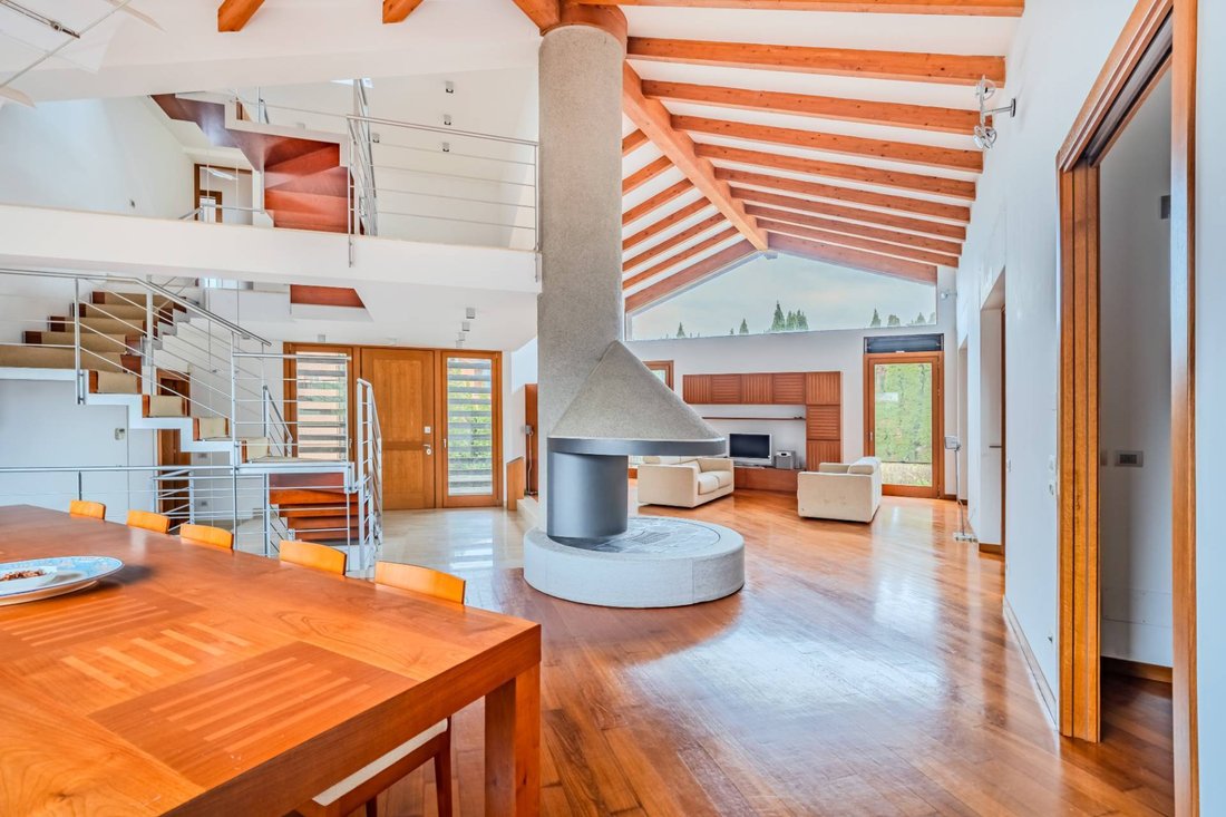 Villa in Merate, Lombardy, Italy 5 - 17024221