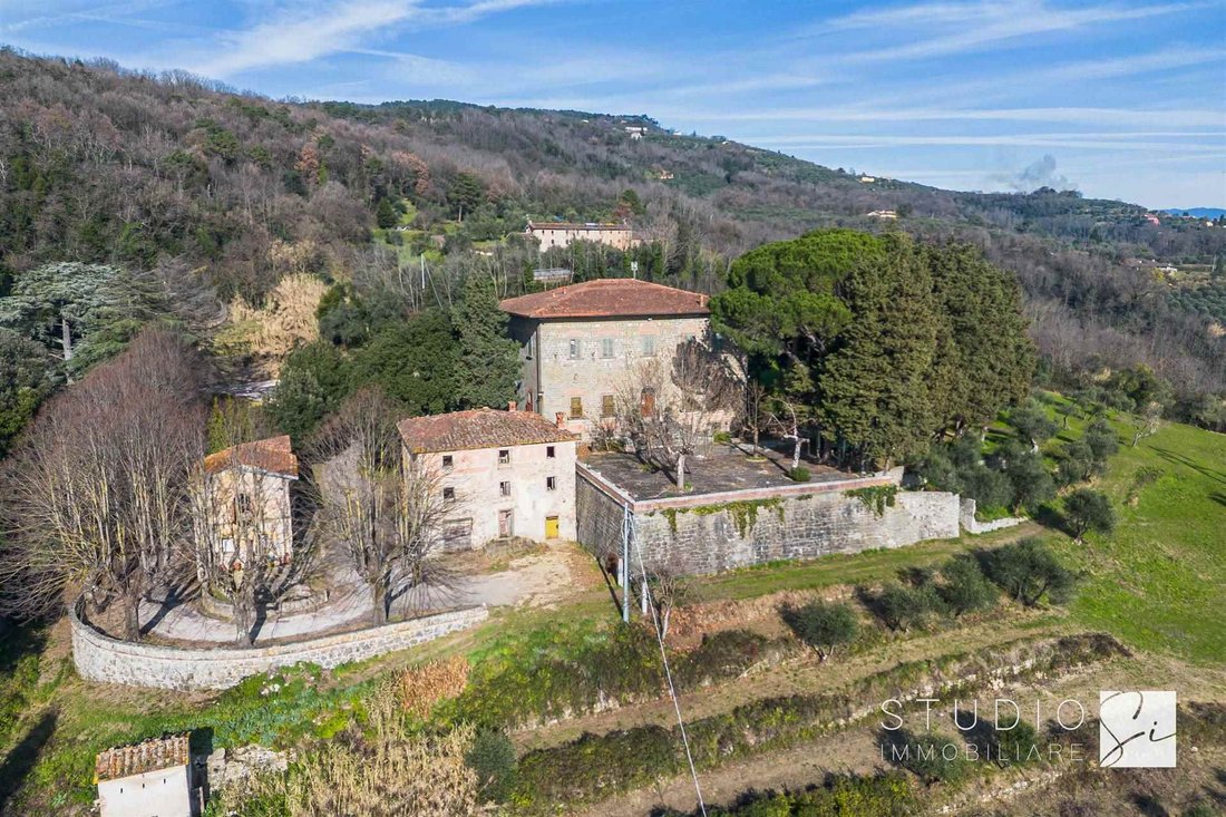 Estate in Serravalle Pistoiese, Tuscany, Italy 1 - 17023262