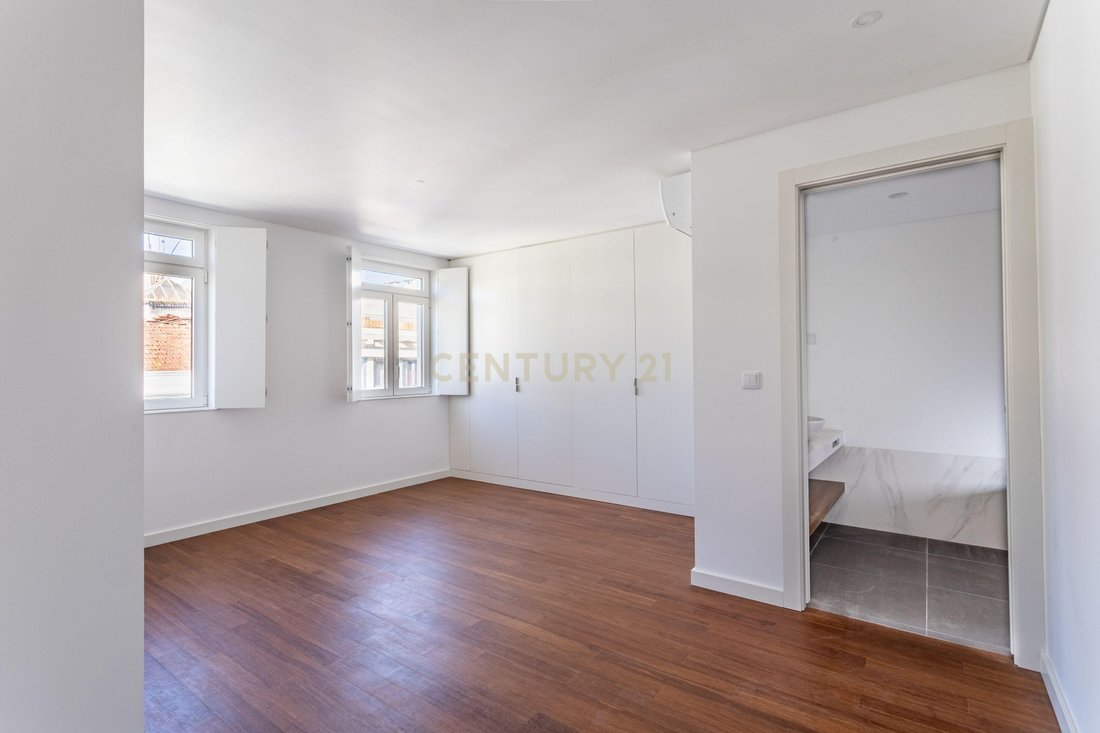 Apartment in Arroios, Lisbon, Portugal 1 - 16558464