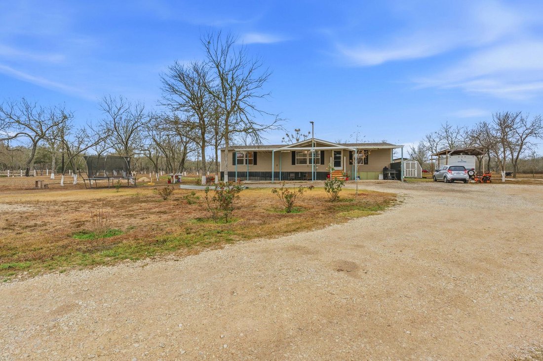 Cedar Creek, Texas, United States 2 - 17022444