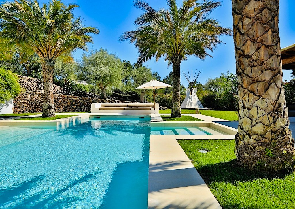 Villa in Santa Gertrudis de Fruitera, Santa Eularia des Riu, Balearic Islands 2 - 17025471