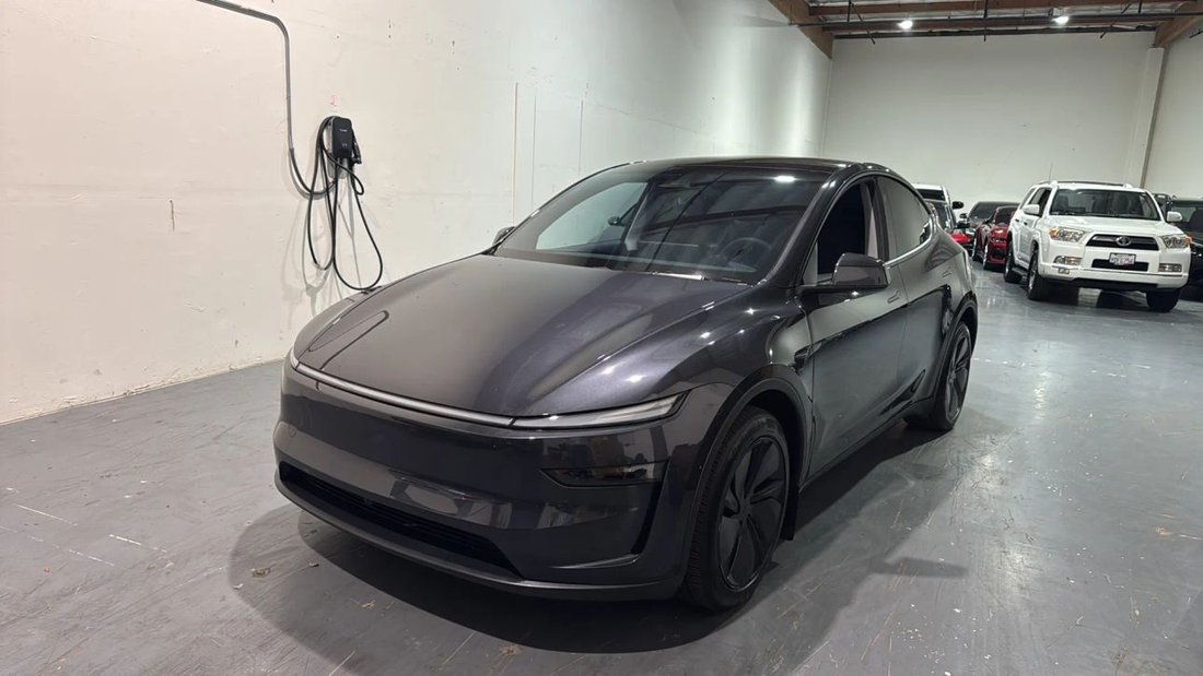 Suv in Placentia, CA, United States 1 - 17026164