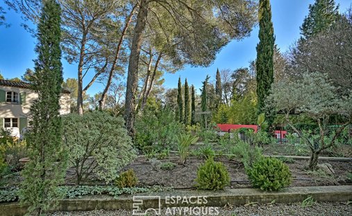 Château 1330 M² Sur 13 Ha Proximité Nimes