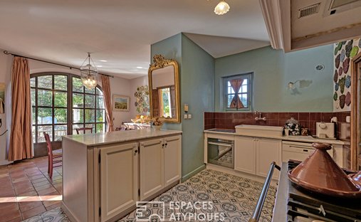 Château 1330 M² Sur 13 Ha Proximité Nimes