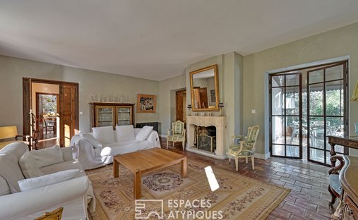 Château 1330 M² Sur 13 Ha Proximité Nimes