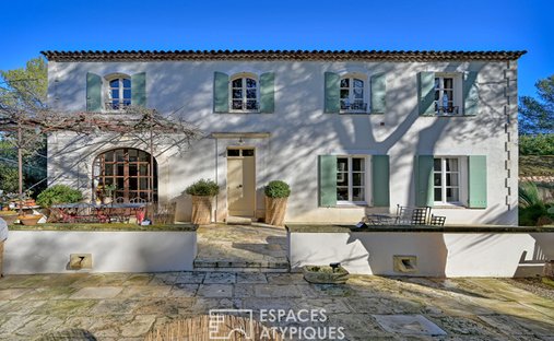 Château 1330 M² Sur 13 Ha Proximité Nimes