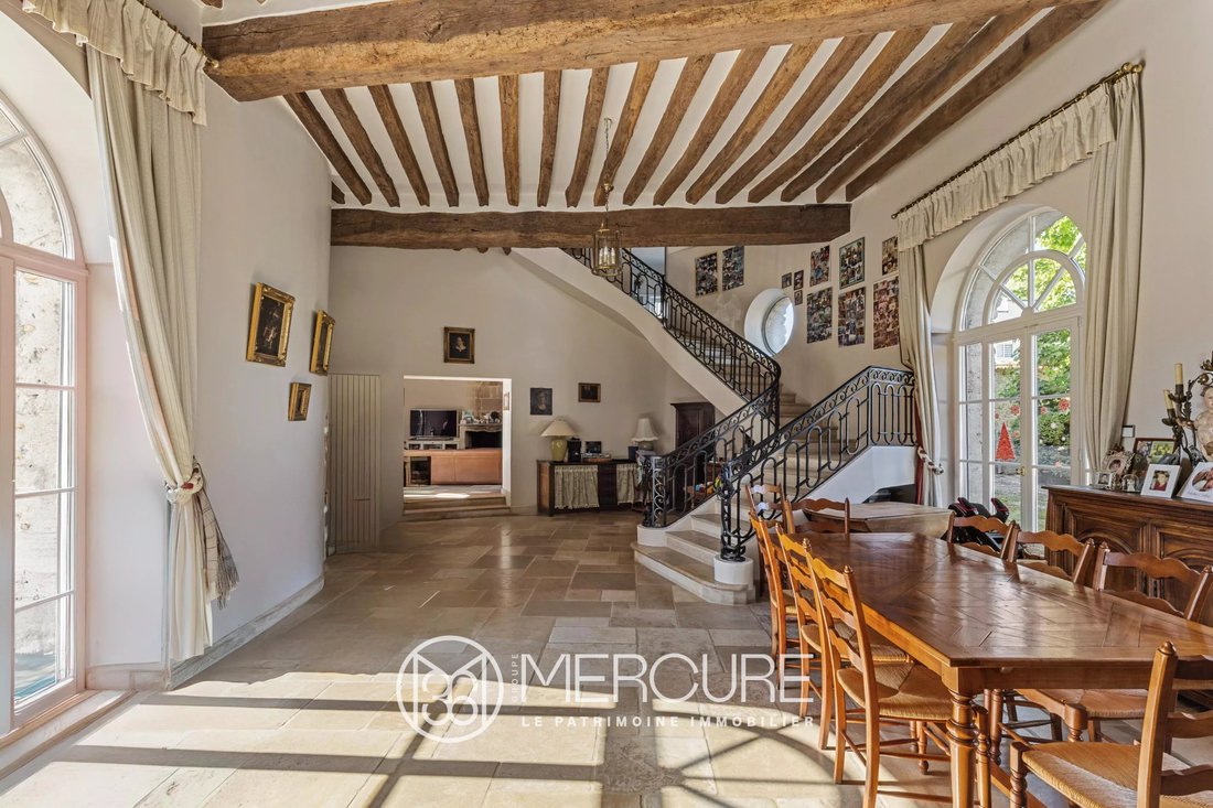 Estate in Longpont-sur-Orge, Ile-de-France, France 4 - 16608239