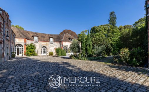 Estate in Longpont-sur-Orge, Ile-de-France, France 1