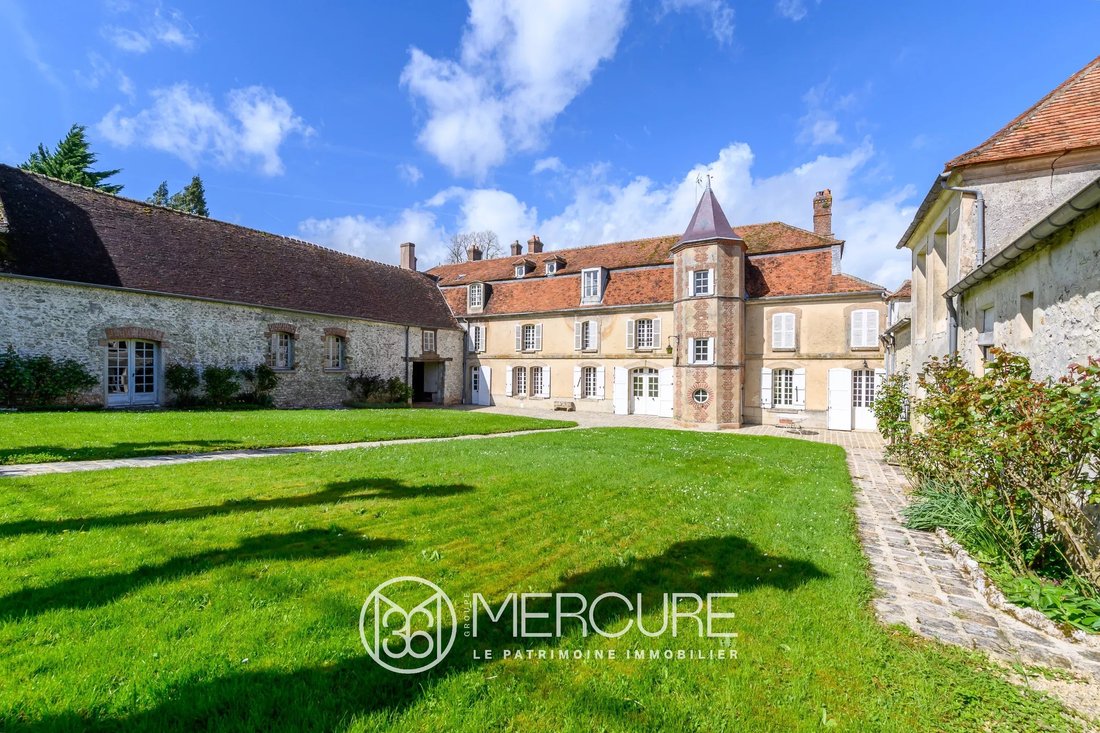 Estate in La Ferte-Gaucher, Ile-de-France, France 1 - 14417656