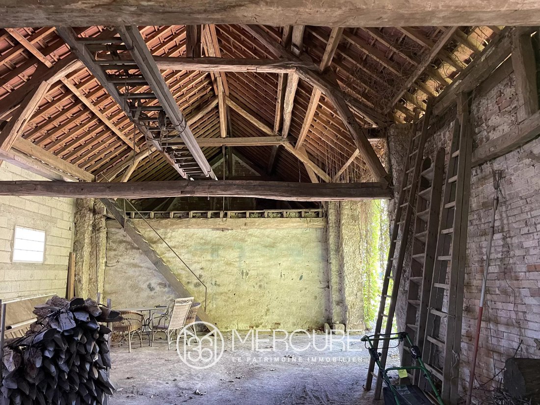 Estate in Leclerc-Centre Ouest, Brie-Comte-Robert, France 1 - 15745614