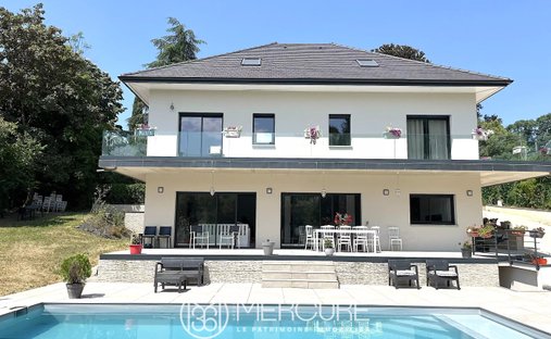 Estate in Chambery, Auvergne-Rhône-Alpes, France 1
