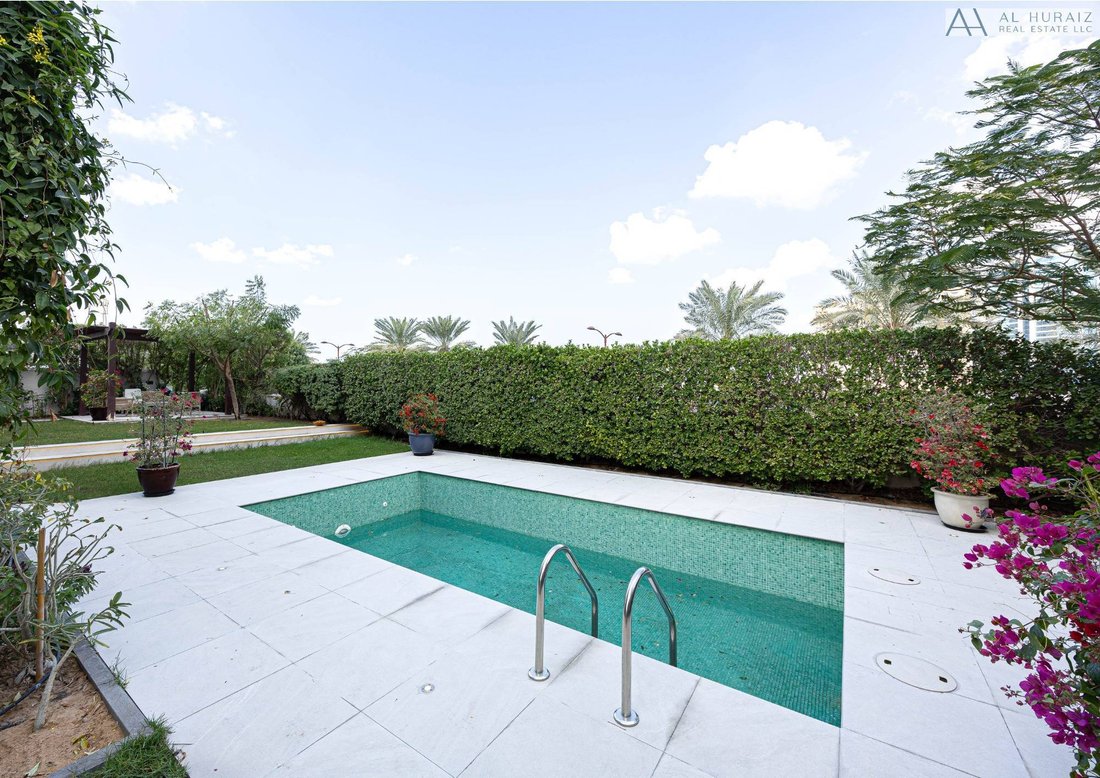 Villa in Jumeirah Golf Estates, Dubai, United Arab Emirates 3 - 17025361