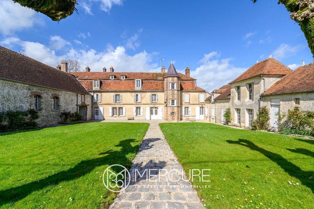 Estate in La Ferte-Gaucher, Ile-de-France, France 2 - 14417656