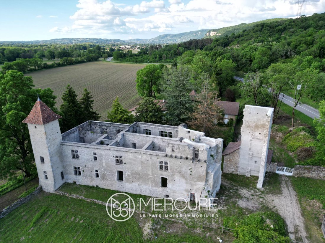 Estate in Cremieu, Auvergne-Rhône-Alpes, France 3 - 16413408
