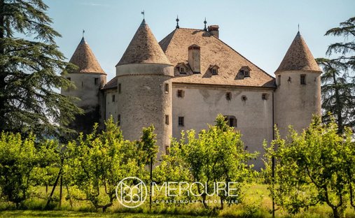 Schloss in Bons-en-Chablais, Auvergne-Rhone-Alpen, Frankreich 1