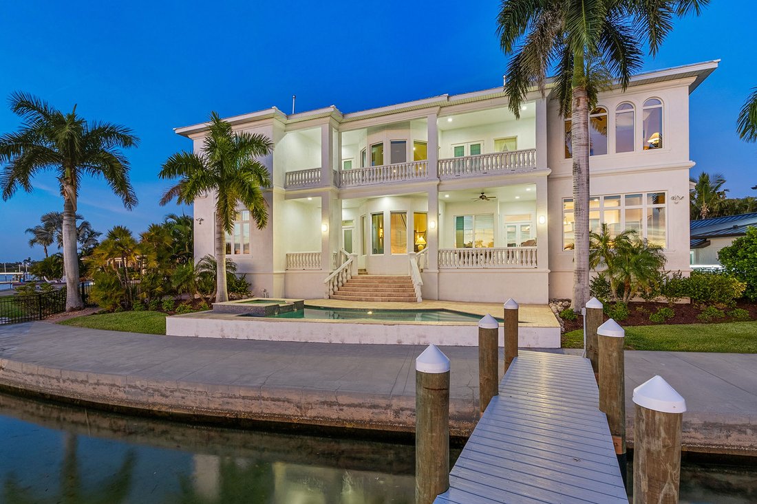 Sarasota, Florida, United States 4 - 17025748