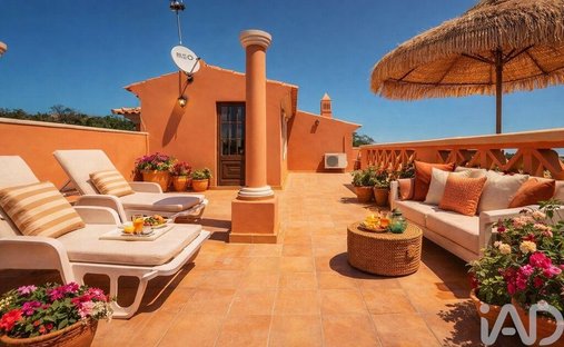 Townhouse in Santa Barbara de Nexe, Algarve, Portugal 1